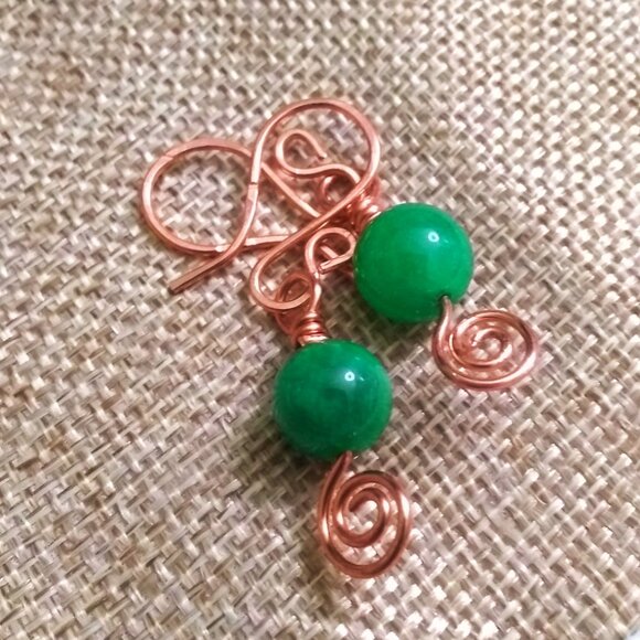 Forest Whispers ~ Graceful Feminine Copper Swirl Earrings with Green Stone Beads - Picture 5 of 9